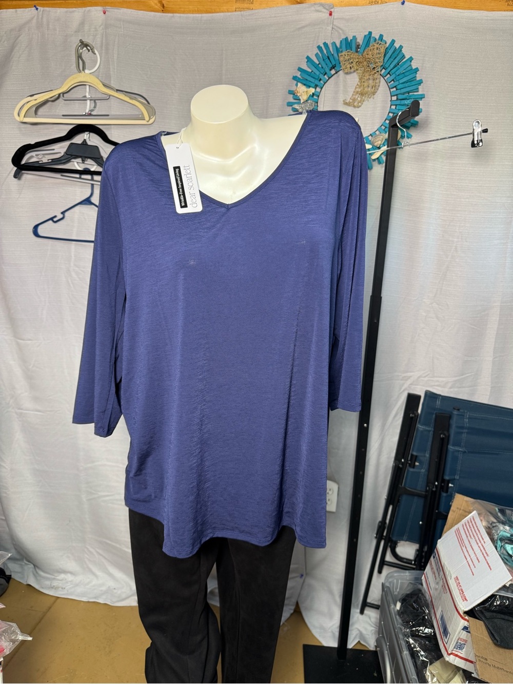 NWT Dear Scarlett Women's V-Neck Three-Quarter Sleeve Top - Navy